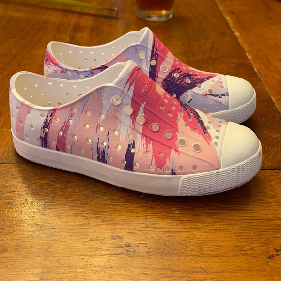 Native Jefferson Shoes size 13 Shell White / 0Pink splatter w/ lavender